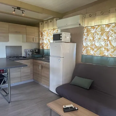 Les De La A Santa Trinita ボニファシオ